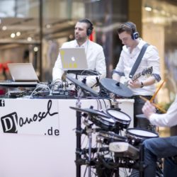 DJplusLive - DJanosch plus Live eGuitar by Julian Neumann